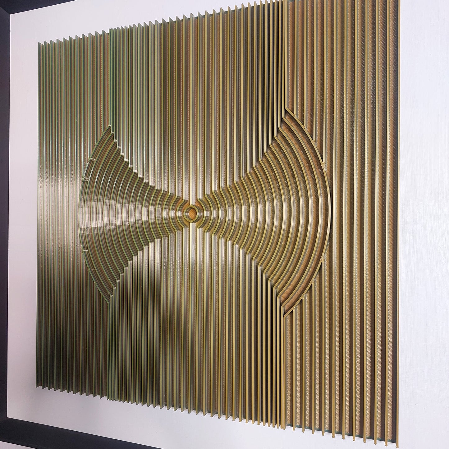 Onda expansiva del ser II 50 x 50 cm.